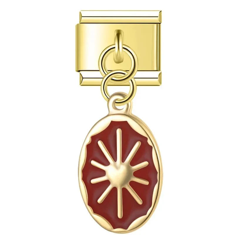 Pendentif rouge motif soleil - doré